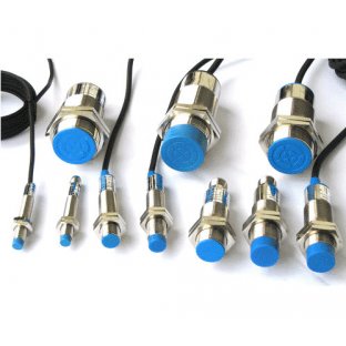 Cảm biến tiệm cân schneider XS